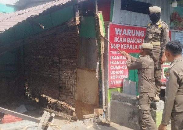 20 Tahun Kuasai Fasum, 10 Lapak di Gunung Lompo Battang Ditertibkan