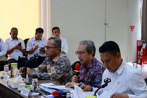 Komisi V DPR RI Tinjau Keselamatan dan Layanan Pelabuhan Makassar