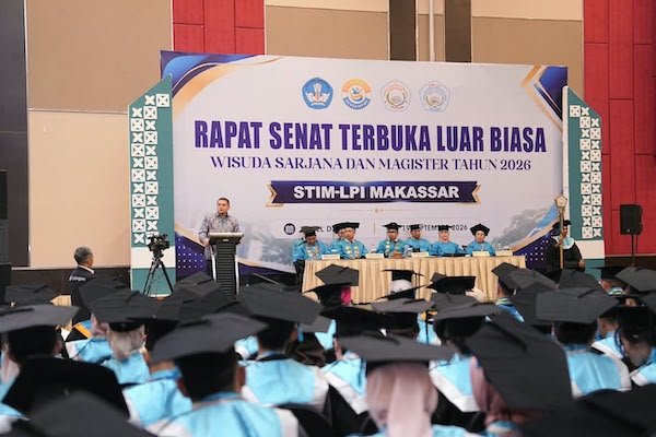 Pesan Appi ke Wisudawan STIM-LPI: Jaga Integritas dan Nama Baik Almamater