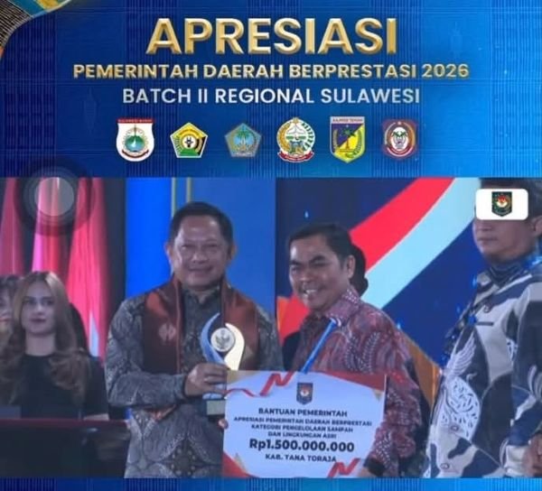 Tana Toraja Raih Penghargaan Terbaik II Pengelolaan Sampah dari Kemendagri