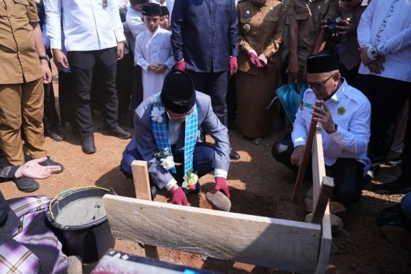 Didampingi Gubernur Sulbar, Menag Nasaruddin Umar Ingin Ponpes As’adiyah Jadi Pesantren Percontohan