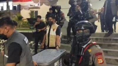 Polisi Geledah Kantor Bupati dan Rujab Bupati Gowa, Usut Kasus Pungli PBG