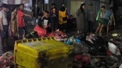 Sampah Tak Diangkut Sepekan, Warga Bonto-Bontoa Gowa Blokade Jalan