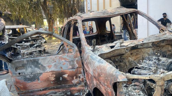 67 Mobil Tinggal Kerangka di Halaman Gedung DPRD Makassar, BPBD Lakukan Asesmen