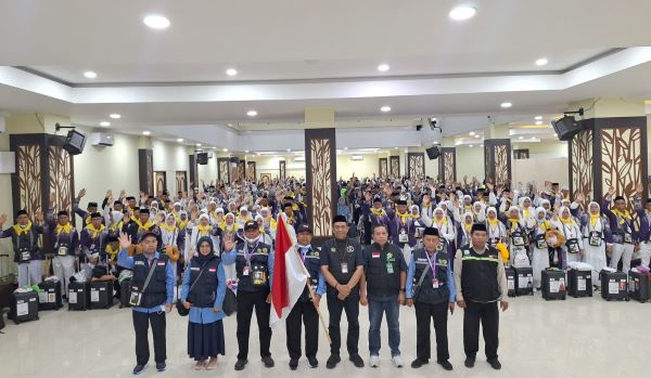 Tutup Gelombang Pertama, Kloter 21 Terbang ke Tanah Suci