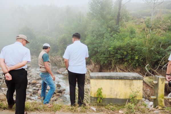 Pasca Banjir, Bupati Bantaeng Tinjau Lokasi Longsor di Bonto Lojong