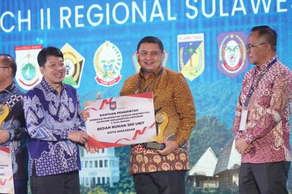 Appi Bawa Makassar Raih Dua Penghargaan dari Kemendagri