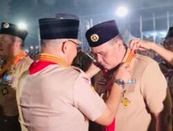 Muetazim Mansyur Terima Lencana Melati atas Dedikasi di Pramuka