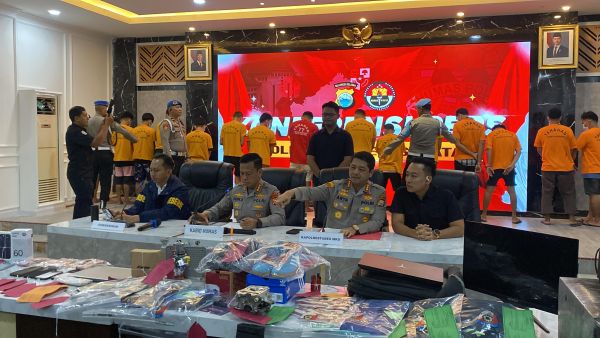 Polisi Tangkap 10 Tersangka Penjarah ATM DPRD Makassar, Uang Dipakai Beli Barang Mewah