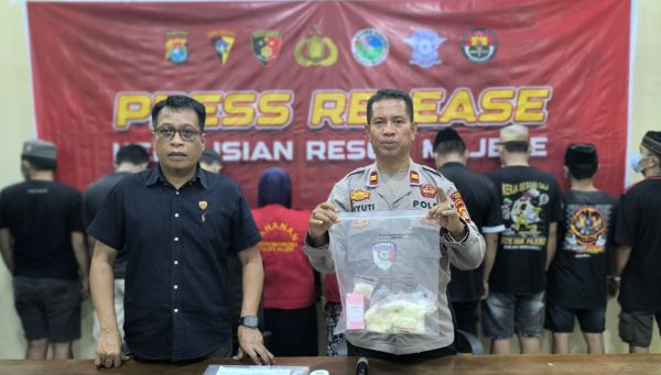 Polres Majene Ungkap Jaringan Penyalahgunaan Obat Terlarang, 9 Orang Diamankan