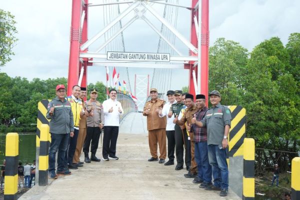 Bupati Maros Chaidir Resmikan Jembatan Gantung Minasa Upa