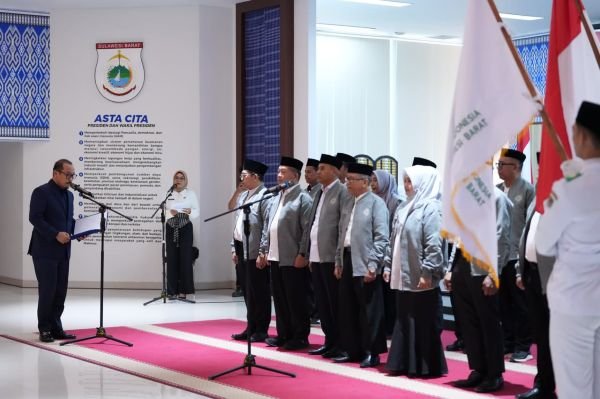 Gubernur Suhardi Duka Kukuhkan Pengurus BWI Sulbar 2026–2029