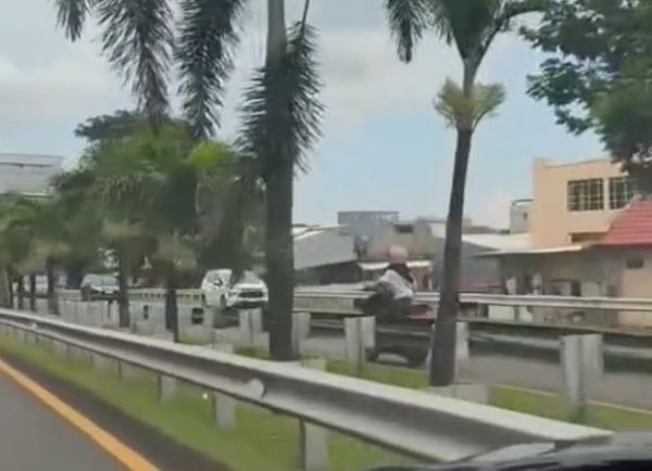 Gara-Gara Google Maps, Pengendara Motor Nyasar Masuk Tol Makassar