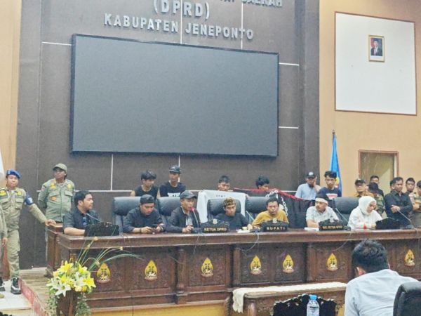 DPRD Jeneponto Puji Demonstrasi Mahasiswa yang Kedepankan Nilai ‘Siri na Pacce