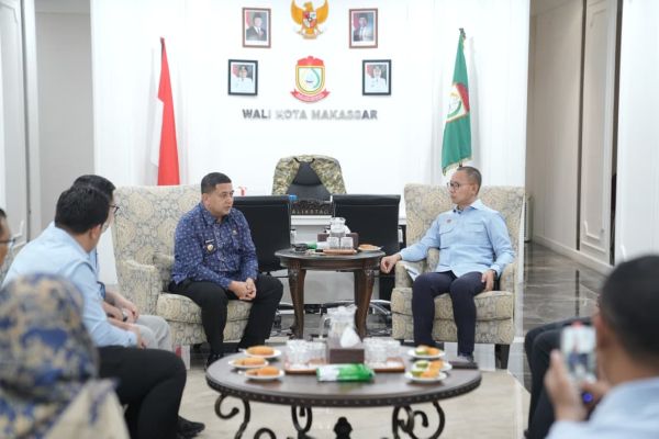 Appi Bahas Sampah dan Infrastruktur Pulau Makassar Bareng Eddy Soeparno