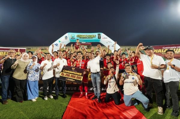 Bone Keluar Sebagai Juara 1, Gubernur Andi Sudirman Apresiasi Sportivitas di Piala Gubernur Sulsel Cup 2026