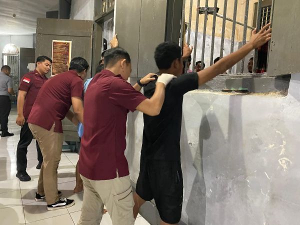 Cegah Peredaran Barang Terlarang, Rutan Kelas IIB Bantaeng Gelar Penggeledahan Gabungan