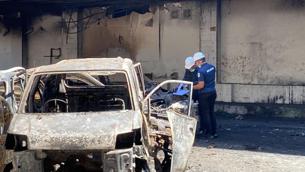 Tim Inafis dan Puslabfor Polda Sulsel Lakukan Olah TKP Gedung DPRD Makassar