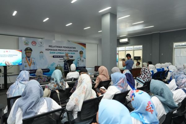Dekranasda Sulsel Gandeng IWAPI Perluas Peluang Pasar Kerajinan Perempuan Pesisir