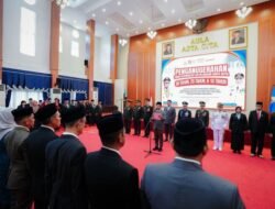 Pengabdian hingga 30 Tahun, Gubernur Sulsel Sematkan Satyalencana kepada 398 PNS