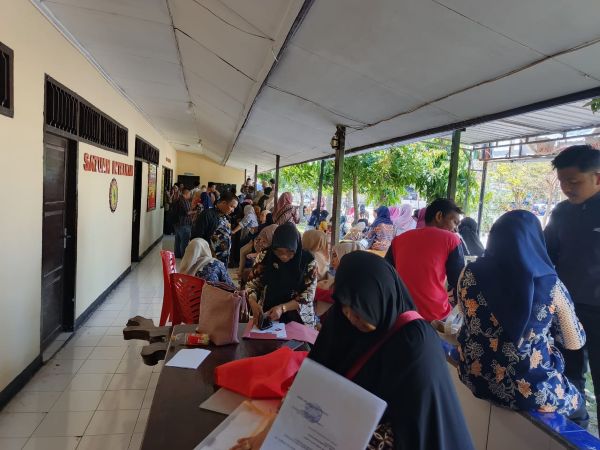 Antrean Membludak, Calon PPPK Serbu Polres Jeneponto Urus SKCK