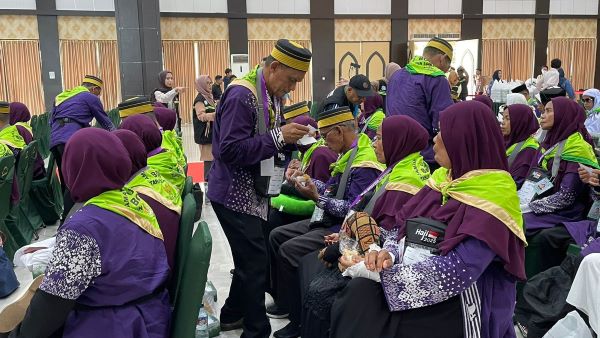 Jemaah Haji Kloter 9 Diberangkatkan, PPIH Embarkasi Makassar Minta Perhatikan Lansia