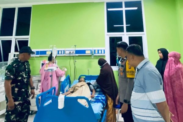 Diduga Salah Minum, Warga Mamuju Alami Keracunan di Kebun