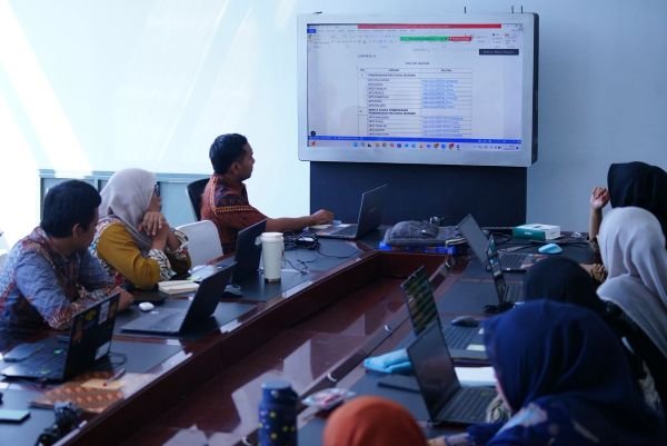 Kanwil Kemenkum Sulsel Gelar Bimtek Pengisian Form Pemeriksaan Protokol Notaris Secara Elektronik
