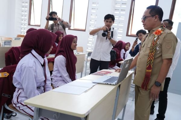 Buka MPLS Sekolah Rakyat, Sekprov Sulbar Tekankan Karakter dan Kemandirian Siswa