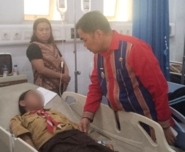 Diduga Keracunan, Puluhan Siswa SMP di Makale Jalani Perawatan