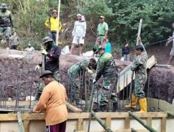 Kodim 1414/Tator Percepat Pembangunan Jembatan Beton di Dusun Karangan