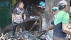 PD Pasar Mulai Bersihkan Puing di Pasar Pa'baeng-baeng Pasca Kebakaran