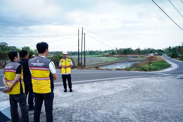 Gubernur Andi Sudirman Tinjau Ruas Paleteang-Malimpung hingga Batas Enrekang Sudah Mulus