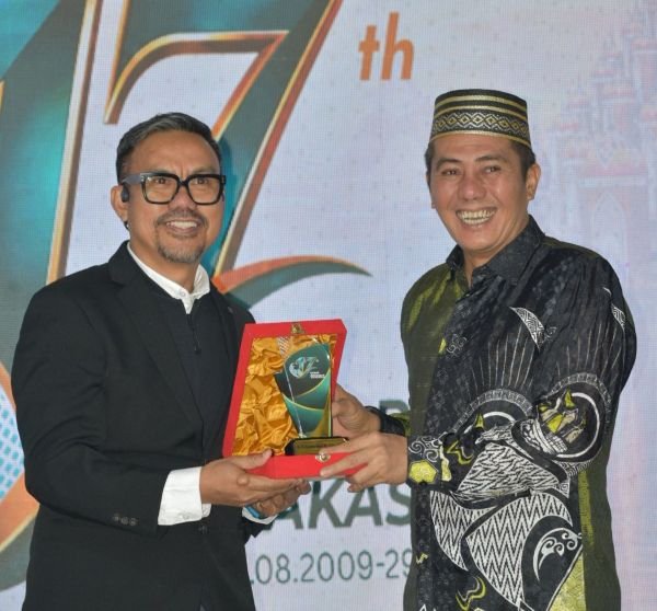 Apresiasi Tokoh Sulsel, Ini 12 Penerima Award HUT ke-17 KabarMakassar