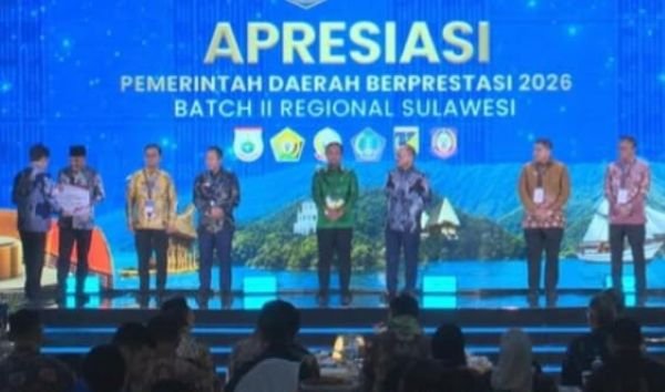 Komitmen Dukung Implementasi Program 3 Juta Rumah, Pemprov Sulsel Sabet Penghargaan Kemendagri