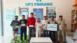 Menebar Berkah di Hari Jumat, YBM PLN UP3 Pinrang Salurkan Bantuan Pendidikan untuk Generasi Muda