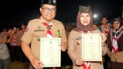Wakil Bupati Gowa-Ketua TP PKK Terima Lencana Pramuka di Jambore Nasional