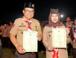 Wakil Bupati Gowa-Ketua TP PKK Terima Lencana Pramuka di Jambore Nasional