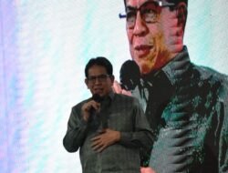 Dekan FMIPA UNM Prof Suwardi Terima Penghargaan Tokoh Pendidikan dari KabarMakassar