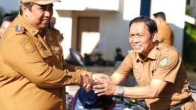 Bupati Maros Serahkan 20 Motor Semi Trail untuk Sekolah Terpencil