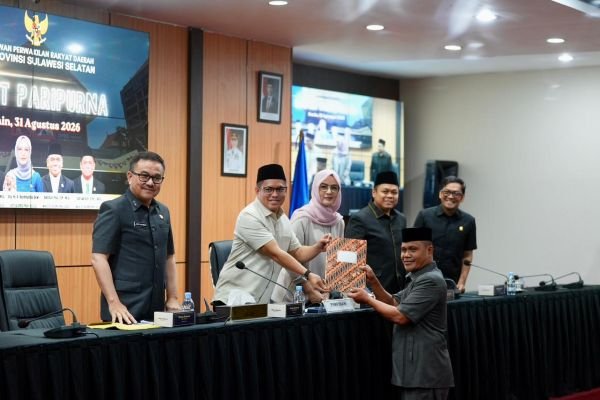 Jufri Rahman Hadiri Paripurna DPRD Sulsel, Pemprov Siap Cermati Aspirasi Hasil Reses