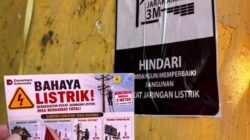 Door to Door Edukasi Bahaya Listrik ULP Mattoanging Jelang Hari Pelanggan Nasional