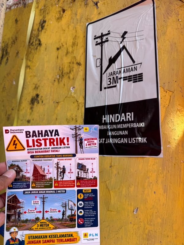 Door to Door Edukasi Bahaya Listrik ULP Mattoanging Jelang Hari Pelanggan Nasional