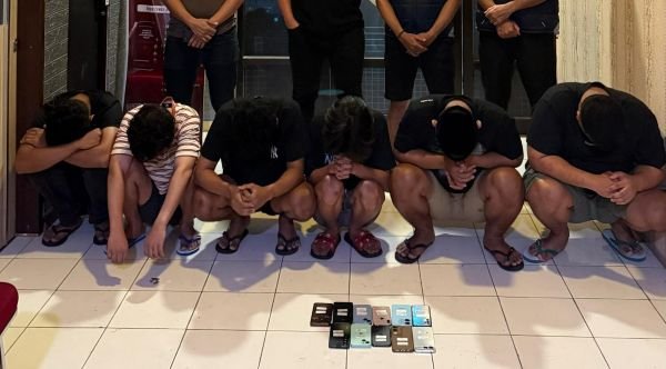 Polisi Tangkap Enam Pelaku Penipuan Online Modus Jual iPhone Murah di Parepare