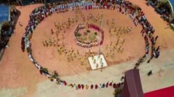 Ratusan Warga Toraja Bentuk Formasi Pa'bare Allo di Festival Tallulolona