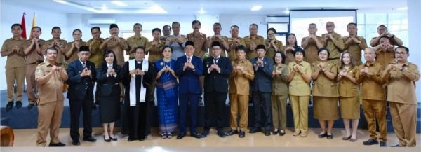 Bupati Toraja Utara Lantik Kepala Dinas Dukcapil